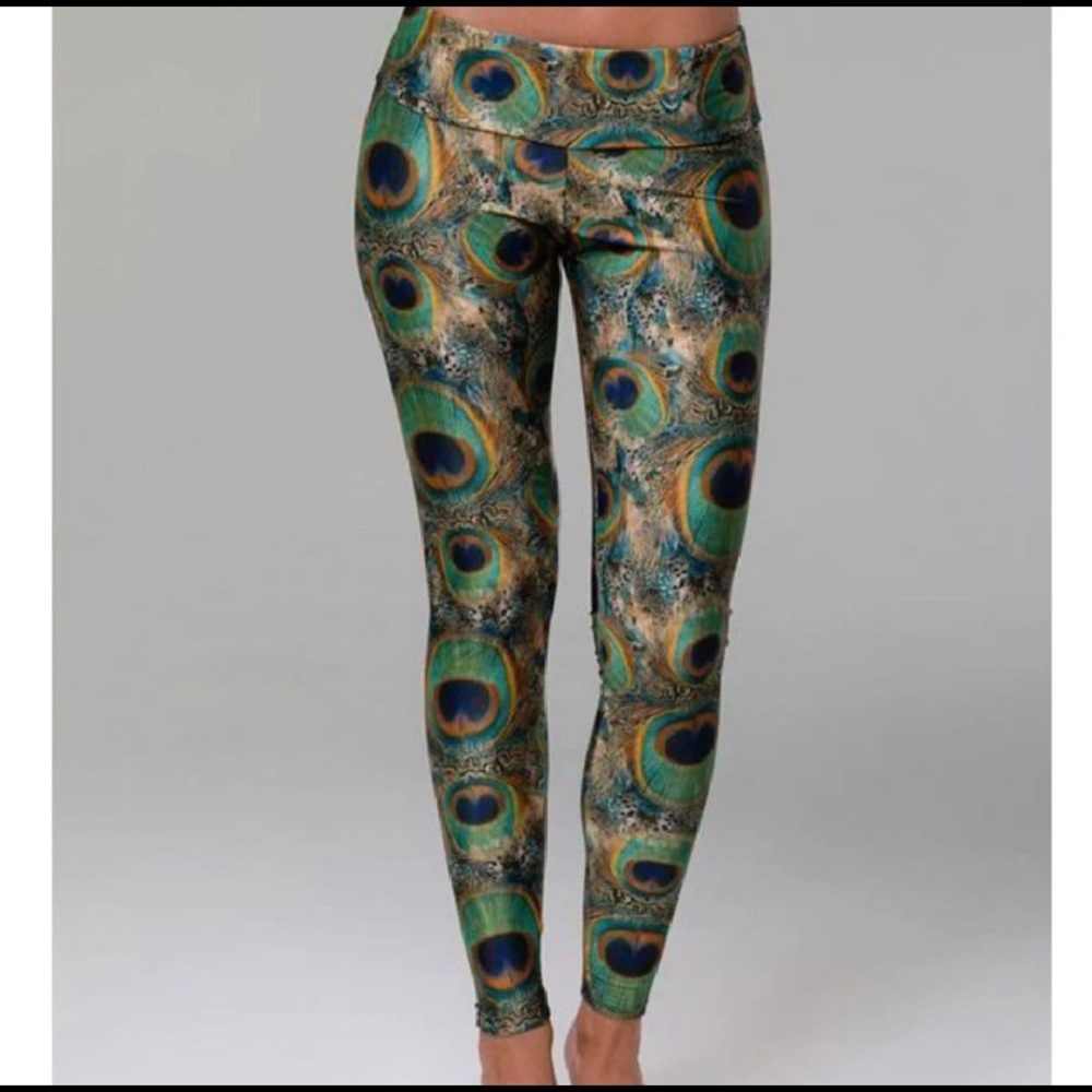 Onzie yoga pants. I got them and they are too big